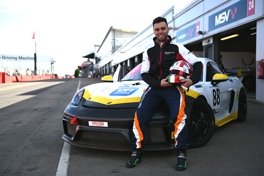 Dino-Zamparelli-Porsche-Cayman-sponsored-by-UFI-Filters-web 首页 | J9集团有限公司官网